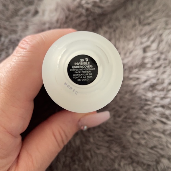 Marc Jacobs 30 Invisible Under(cover) Perfecting Coconut Face Primer - Picture 4 of 7